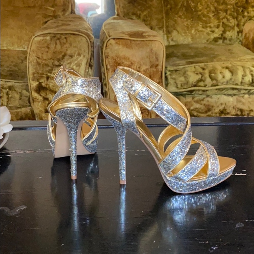 Charles David Silver/Gold glitter stiletto